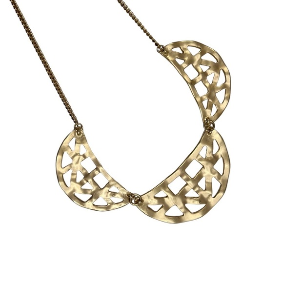 Matte Gold Tone Lattice Geometric Scalloped Statement Necklace - Picture 5 of 8